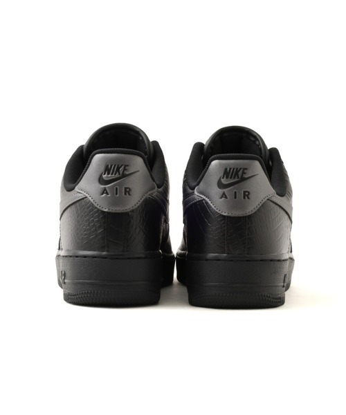 NIKE（ナイキ）の「NIKE AIR FORCE 1 '07 / ナイキ エア フォース 1 '07【SP】（スニーカー・メンズ・ブラック・29.0cm/28.5cm/28.0cm/27.5cm/27.0cm/26.5cm/26.0cm/25.5cm）」の3枚目の写真