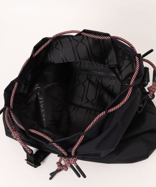 HUNTER(ハンター)の「《HUNTER》TRAVEL MULTI FUNCTION SACOCHE(ボディバッグ/ウエストポーチ・メンズ・ブラック系その他/ブラック×グレー・フリー)」の4枚目の写真