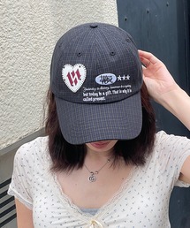 ROGER AND RAW（ロジャーアンドロウ）の「チェック柄ハートワッペン ロゴ刺繍ベースボールキャップ（キャップ）」