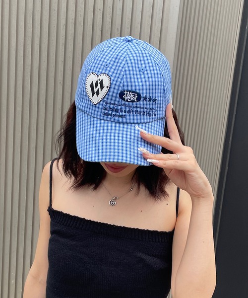 ROGER AND RAW(ロジャーアンドロウ)の「チェック柄ハートワッペン ロゴ刺繍ベースボールキャップ(キャップ・レディース・ネイビー/ブルー・FREE)」の12枚目の写真
