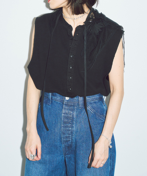 CITYSHOP(シティーショップ)の「MARGE FRAYED EMBROIDERY SCARF 1012-0108-035:スカーフ(バンダナ/スカーフ・レディース・ブラック・FREE)」の3枚目の写真