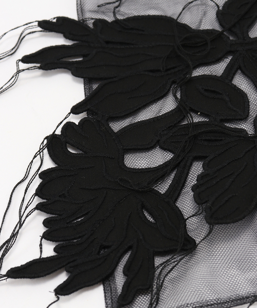 CITYSHOP(シティーショップ)の「MARGE FRAYED EMBROIDERY SCARF 1012-0108-035:スカーフ(バンダナ/スカーフ・レディース・ブラック・FREE)」の16枚目の写真