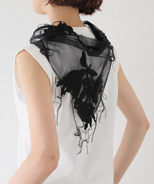 CITYSHOP(シティーショップ)の「MARGE FRAYED EMBROIDERY SCARF 1012-0108-035:スカーフ(バンダナ/スカーフ・レディース・ブラック・FREE)」の17枚目の写真