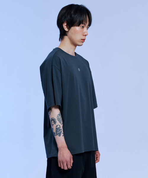 OFFGRID(オフグリッド)の「ブリジェックスエアロクール半袖Tシャツ-チャコール(Tシャツ/カットソー・メンズ・その他・SMALL/MEDIUM/LARGE/X-LARGE)」の4枚目の写真