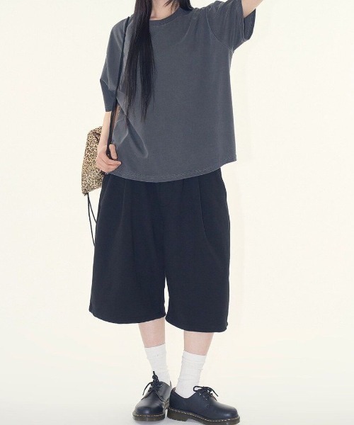 SHERU(シェル)の「超ワイドシルエット スウェットハーフパンツ バギー(スウェットパンツ・レディース・ダークグレー/ライトグレー/ブラック・M)」の13枚目の写真
