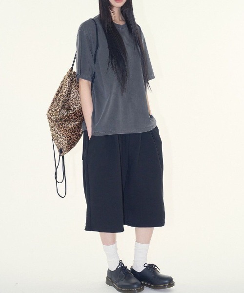 SHERU(シェル)の「超ワイドシルエット スウェットハーフパンツ バギー(スウェットパンツ・レディース・ダークグレー/ライトグレー/ブラック・M)」の12枚目の写真