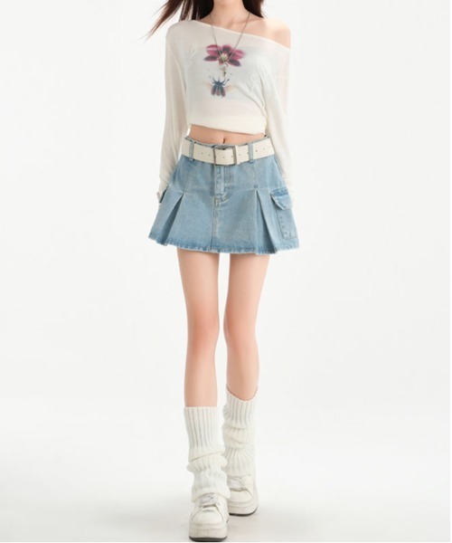 &soiree(アンドソワレ)の「ボックスプリーツサイドポケット付きデニムミニスカート(デニムスカート・レディース・ブルー/インディゴブルー・X-LARGE/LARGE/MEDIUM/SMALL/X-SMALL)」の1枚目の写真