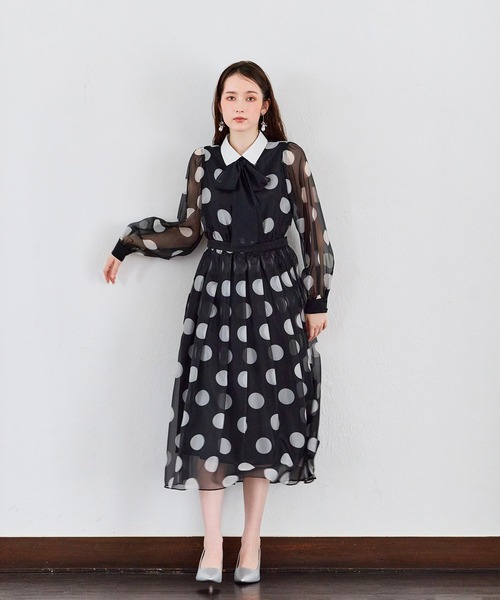 Audie a Muses（オーディアミューズ）の「クラシカルドットプリントワンピース（ワンピース・レディース・ブラック・38/40/42）」の3枚目の写真