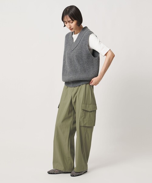 UNITED ARROWS(ユナイテッドアローズ)の「ポケット ワイドパンツ(その他パンツ・レディース・オリーブ/オフホワイト/ネイビー・36/38/34)」の12枚目の写真