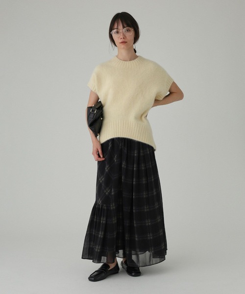 BABYLONE(バビロン)の「FOXカシミヤヘムベスト(ニット/セーター・レディース・ダークネイビー/レモンイエロー/ライトグリーン・フリー)」の15枚目の写真