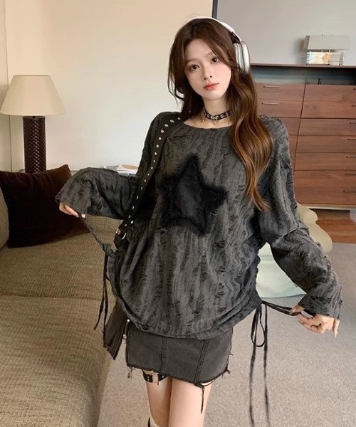 Teem Store(チームストア)の「星ワッペンダメージ加工ロンT(Tシャツ/カットソー・レディース・グレー・S/M)」の6枚目の写真