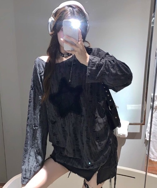 Teem Store(チームストア)の「星ワッペンダメージ加工ロンT(Tシャツ/カットソー・レディース・グレー・S/M)」の10枚目の写真