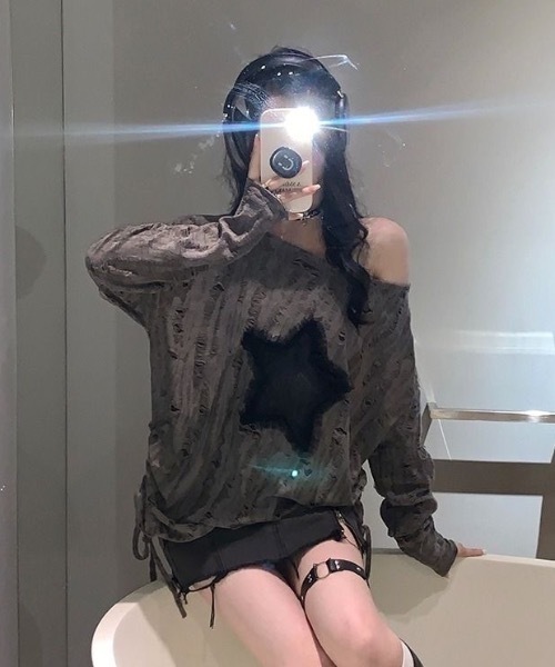 Teem Store(チームストア)の「星ワッペンダメージ加工ロンT(Tシャツ/カットソー・レディース・グレー・S/M)」の12枚目の写真