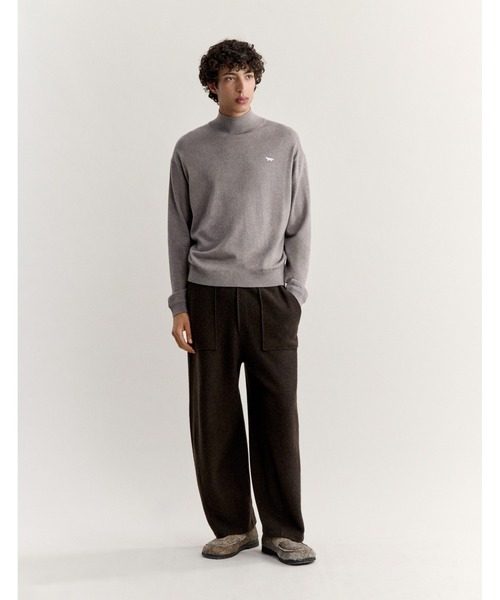 Maison Kitsune(メゾンキツネ)の「PROFILE FOX COMFORT MOCK NECK JUMPER(ニット/セーター・メンズ・モカ・XL/L/M/S)」の5枚目の写真