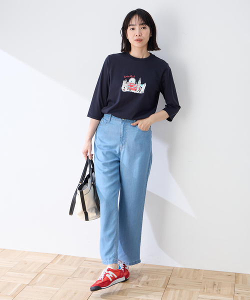 DECOY SINCE 1981(デコイシンスイチキュウハチイチ)の「【chiyoさんコラボ】ロンドンマーチロゴプリント7分袖Tシャツ【オーガニックコットンブレンド】(Tシャツ/カットソー・レディース・ネイビー/レッド・M/L/LL)」の7枚目の写真