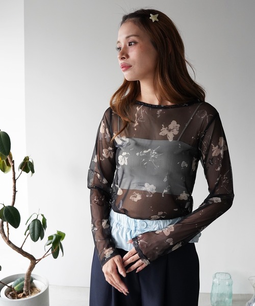 SANSeLF（サンセルフ）の「【SANSeLF】フラワープリントシアートップス saw26a034（その他トップス・レディース・アイボリー/ブラック・FREE）」の3枚目の写真