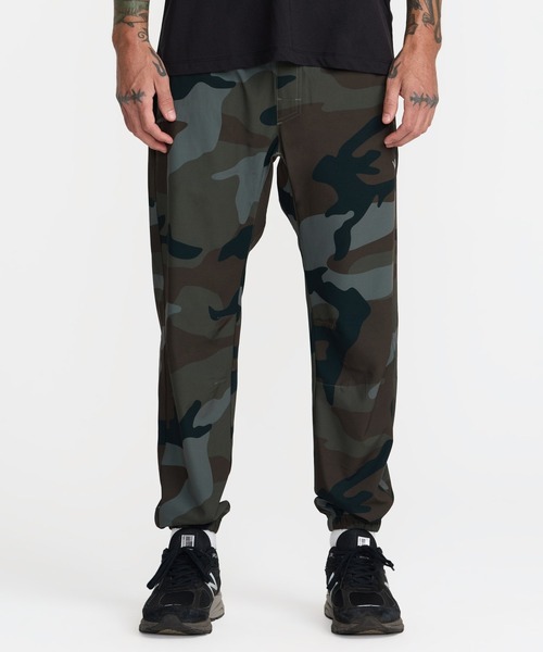 RVCA(ルーカ)の「RVCA メンズ YOGGER II PANT ロングパンツ 【2026年秋冬モデル】/ルーカナイロンジョガーパンツ(その他パンツ・メンズ・カモフラージュ/ブラック・X-LARGE/LARGE/MEDIUM/SMALL)」の2枚目の写真