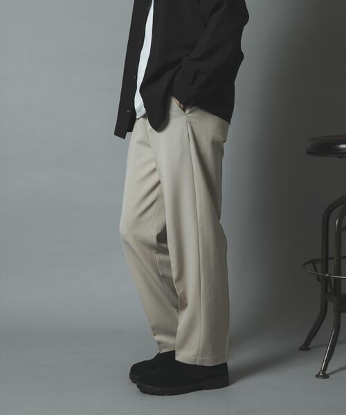 ITEMS URBANRESEARCH(アイテムズ アーバンリサーチ)の「『Sサイズあり/イージーケア/UVカット/セットアップ対応』EVERY DAY TRテーパードスラックス(その他パンツ・メンズ・ダークグレー/ブラック/ベージュ系その他/ネイビー・SMALL/MEDIUM/LARGE)」の3枚目の写真