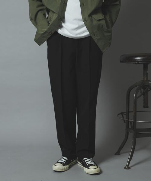ITEMS URBANRESEARCH(アイテムズ アーバンリサーチ)の「『Sサイズあり/イージーケア/UVカット/セットアップ対応』EVERY DAY TRテーパードスラックス(その他パンツ・メンズ・ダークグレー/ブラック/ベージュ系その他/ネイビー・SMALL/MEDIUM/LARGE)」の2枚目の写真