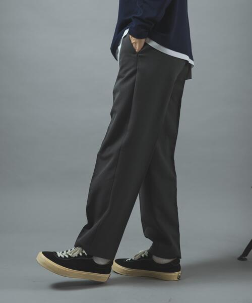 ITEMS URBANRESEARCH(アイテムズ アーバンリサーチ)の「『Sサイズあり/イージーケア/UVカット/セットアップ対応』EVERY DAY TRテーパードスラックス(その他パンツ・メンズ・ダークグレー/ブラック/ベージュ系その他/ネイビー・SMALL/MEDIUM/LARGE)」の5枚目の写真