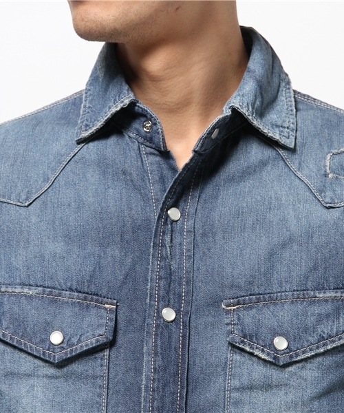 VENCEEXCHANGE(ヴァンスエクスチェンジ)の「リペアーデニムシャツ(シャツ/ブラウス・メンズ・ライトブルー/ブルー・LARGE/MEDIUM)」の3枚目の写真