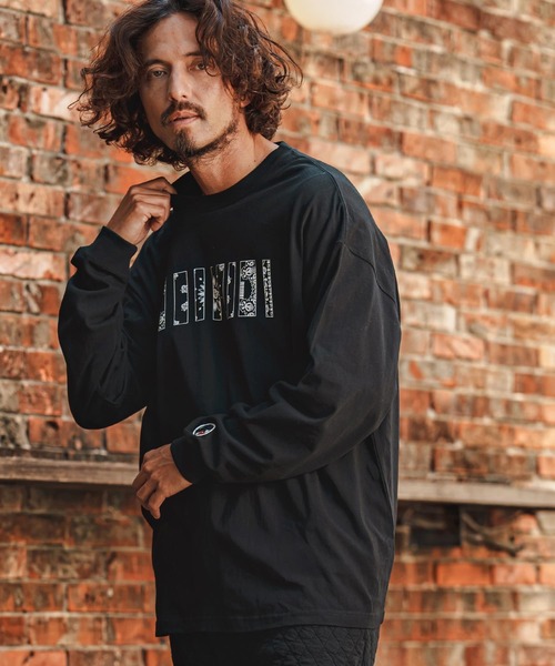 felkod(フィルコッド)の「mlt5861- Bandana Barcode Print Long Sleeve Tee ロングスリーブTシャツ(F26F200)(Tシャツ/カットソー・メンズ・ブラック×ピンク/ブラック×ホワイト/ホワイト・L/M/S/XL)」の2枚目の写真