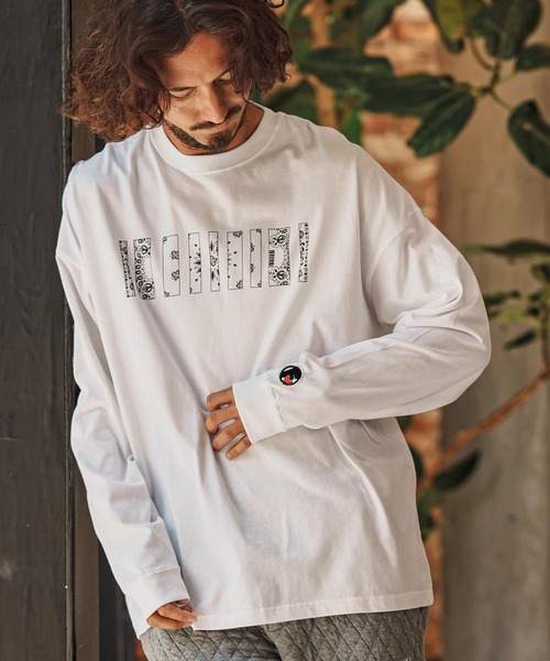 felkod(フィルコッド)の「mlt5861- Bandana Barcode Print Long Sleeve Tee ロングスリーブTシャツ(F26F200)(Tシャツ/カットソー・メンズ・ブラック×ピンク/ブラック×ホワイト/ホワイト・L/M/S/XL)」の1枚目の写真