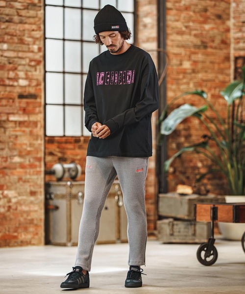 felkod(フィルコッド)の「mlt5861- Bandana Barcode Print Long Sleeve Tee ロングスリーブTシャツ(F26F200)(Tシャツ/カットソー・メンズ・ブラック×ピンク/ブラック×ホワイト/ホワイト・L/M/S/XL)」の4枚目の写真