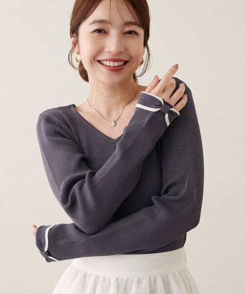natural couture(ナチュラルクチュール)の「〈osono〉袖口リボン2WAYニット(ニット/セーター・レディース・ピンク/サックスブルー/オフホワイト/ブラック/ブラウン/ベージュ/チャコールグレー・FREE)」の3枚目の写真