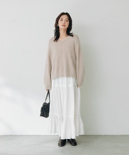 RIVE DROITE(リヴドロワ)の「メランジラメフェザーニット(秋服/冬服)(ニット/セーター・レディース・オフホワイト/ブラウン/ベージュ・FREE)」の4枚目の写真