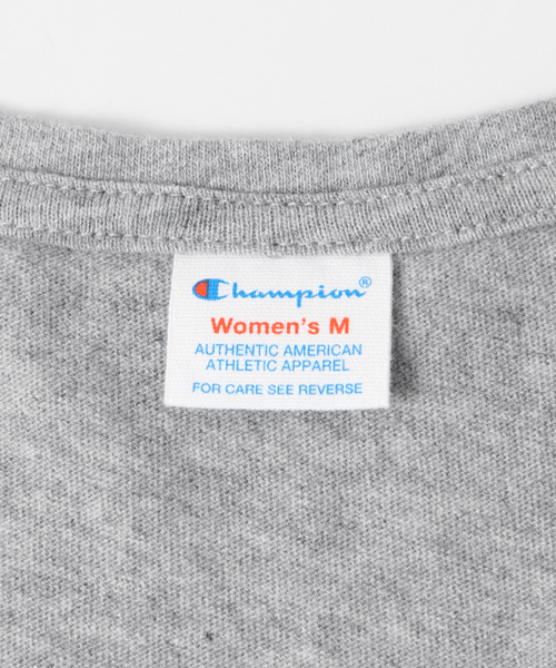 Champion(チャンピオン)の「 UR Champion×UR 別注VネックTシャツ(Tシャツ/カットソー・レディース・ネイビー/イエロー/カーキ/ホワイト/ライトグレー・FREE)」の6枚目の写真