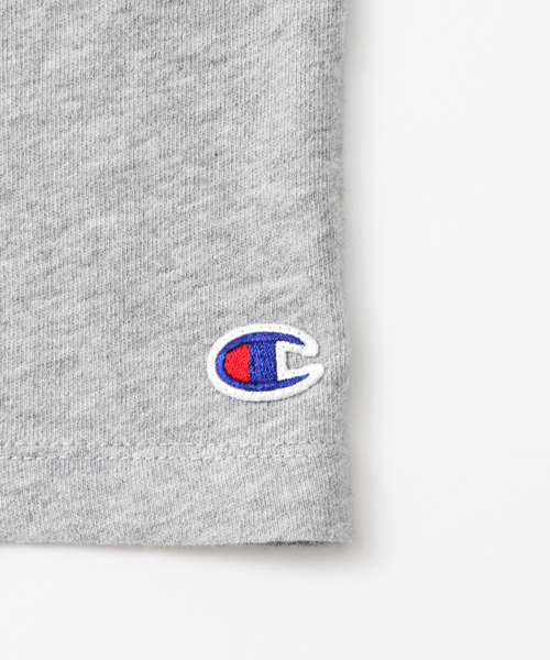 Champion(チャンピオン)の「 UR Champion×UR 別注VネックTシャツ(Tシャツ/カットソー・レディース・ネイビー/イエロー/カーキ/ホワイト/ライトグレー・FREE)」の8枚目の写真