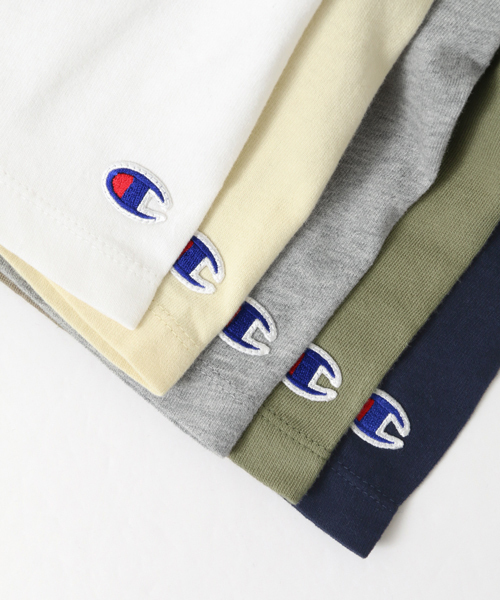 Champion(チャンピオン)の「 UR Champion×UR 別注VネックTシャツ(Tシャツ/カットソー・レディース・ネイビー/イエロー/カーキ/ホワイト/ライトグレー・FREE)」の11枚目の写真