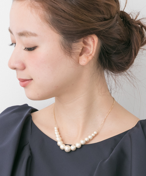 上品パールをカジュアル使い コットンパールのナチュラルなアクセサリーコーデ Zozotown