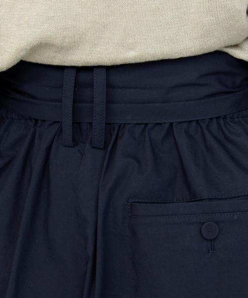 BEAUTY&YOUTH UNITED ARROWS（ビューティーアンドユースユナイテッドアローズ）の「BY∴ タイプライタータックベルトワイドパンツ -手洗い可能- ◆（その他パンツ・レディース・ネイビー/マスタード・MEDIUM/SMALL）」の10枚目の写真