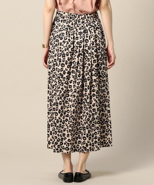 BEAUTY&YOUTH UNITED ARROWS(ビューティーアンドユースユナイテッドアローズ)の「BY レオパードタックフレアスカート ◆(スカート・レディース・ベージュ・FREE)」の2枚目の写真