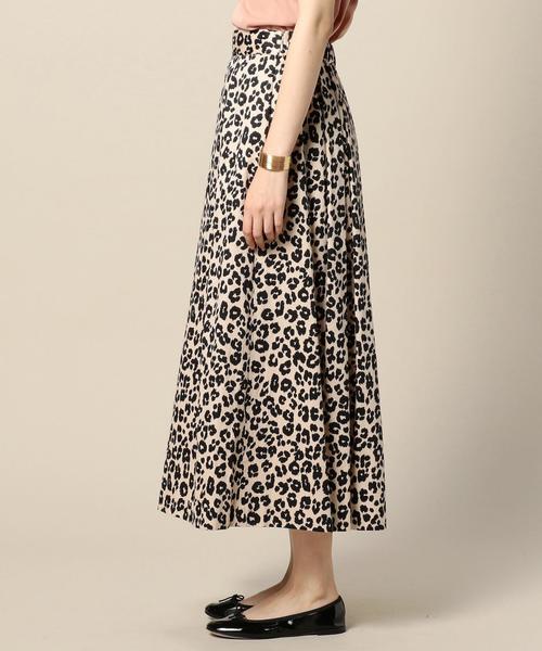 BEAUTY&YOUTH UNITED ARROWS(ビューティーアンドユースユナイテッドアローズ)の「BY レオパードタックフレアスカート ◆(スカート・レディース・ベージュ・FREE)」の4枚目の写真