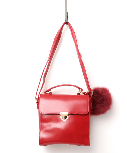 WEGO(ウィゴー)の「WEGO/ビッグポンポン付きショルダーバッグ(ショルダーバッグ・レディース・ブラウン/ブラック/レッド・FREE)」の12枚目の写真