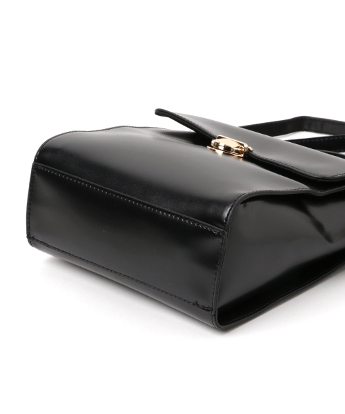 WEGO(ウィゴー)の「WEGO/ビッグポンポン付きショルダーバッグ(ショルダーバッグ・レディース・ブラウン/ブラック/レッド・FREE)」の5枚目の写真