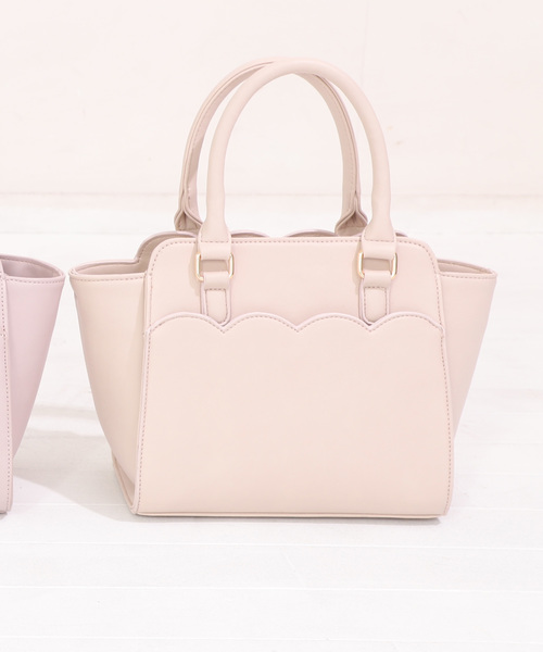 one after another NICE CLAUP(ワンアフターアナザーナイスクラップ)の「スカラップショルダーBAG(ショルダーバッグ・レディース・アイボリー/ブラック/ラベンダー・FREE)」の2枚目の写真