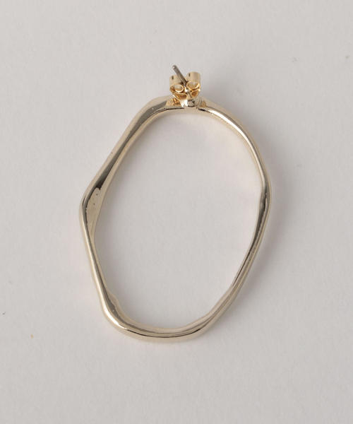 BEAUTY&YOUTH UNITED ARROWS（ビューティーアンドユースユナイテッドアローズ）の「BY∴ ヘンケイオーバル ピアス о（ピアス（両耳用）・レディース・ゴールド/シルバー・FREE）」の4枚目の写真