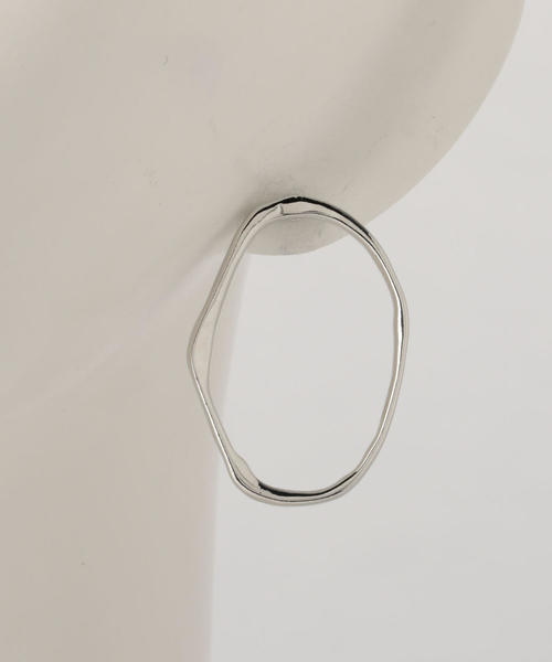 BEAUTY&YOUTH UNITED ARROWS（ビューティーアンドユースユナイテッドアローズ）の「BY∴ ヘンケイオーバル ピアス о（ピアス（両耳用）・レディース・ゴールド/シルバー・FREE）」の8枚目の写真