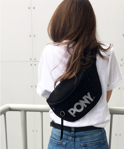 PONY(ポニー)の「【WEB限定】【 PONY】 ポニー ボディバック/ウエストポーチ(ボディバッグ/ウエストポーチ・メンズ・ブラック/その他・FREE)」の4枚目の写真