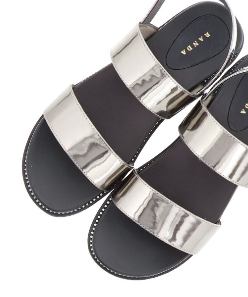 RANDA(ランダ)の「メタリックフットベッドサンダル(サンダル・レディース・シルバー/ゴールド/ピンクゴールド・LL/S/M/L)」の5枚目の写真