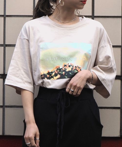 tiptop(ティップトップ)の「風景フォトプリントTシャツ(Tシャツ/カットソー・レディース・オフホワイト/ブラック/ベージュ・FREE)」の3枚目の写真