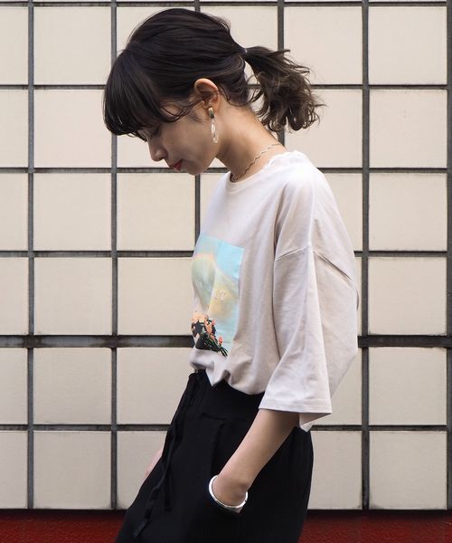 tiptop(ティップトップ)の「風景フォトプリントTシャツ(Tシャツ/カットソー・レディース・オフホワイト/ブラック/ベージュ・FREE)」の11枚目の写真