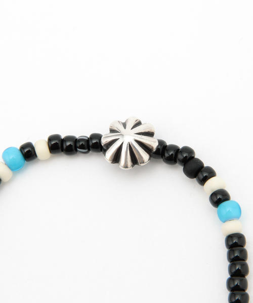 BEAMS（ビームス）の「ROSETTA PRAYER×BEAMS / 別注 コンチョ ブレスレット（ブレスレット・メンズ・インディゴブルー/その他1/レッド/ライトブルー/ブラック/オフホワイト・ONE SIZE）」の16枚目の写真