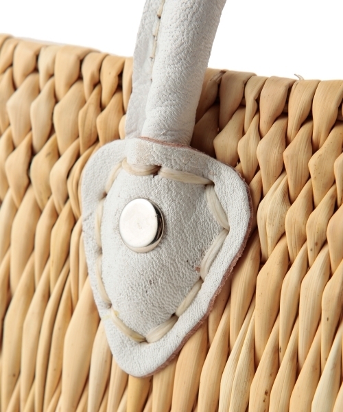 UNITED ARROWS（ユナイテッドアローズ）の「＜Fatima Morocco(ファティマモロッコ＞ ワンハンドル収納バスケット【L】（収納グッズ・ホワイト/ブラック・フリー）」の3枚目の写真