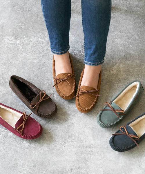 ほぼ新品✨ アグオーストラリア 24 モカシン ローファー デッキシューズ 紫 MINNETONKA/ミネトンカ】 THUNDERBIRD ANIMIKI / サンダーバード