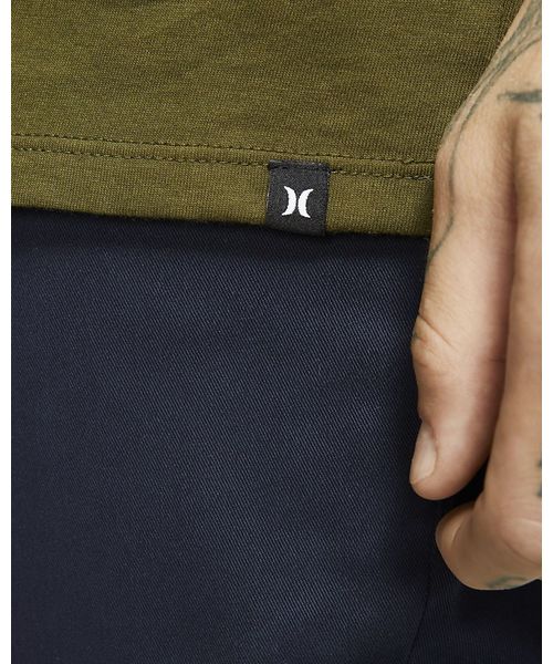 Hurley （ハーレー）の「M PRM RESISTANCE SS / ハーレー  ロゴプリントTシャツ  ユニセックス（Tシャツ/カットソー・メンズ・ホワイト/グリーン系その他・SMALL/MEDIUM/LARGE）」の5枚目の写真